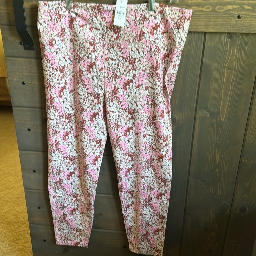 NWT Lou & Grey Pink Flowered leggings